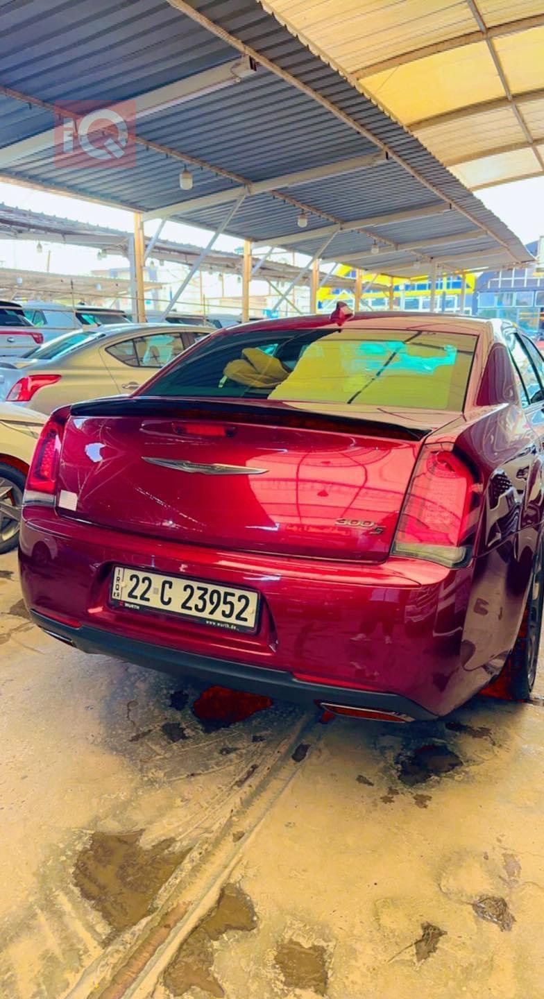 کرایسلەر 300